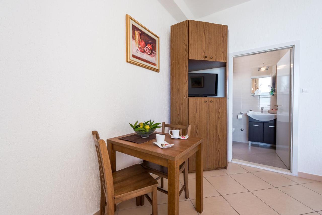 Amazing View Apartment And Rooms Dragan ดูบรอฟนิก ภายนอก รูปภาพ